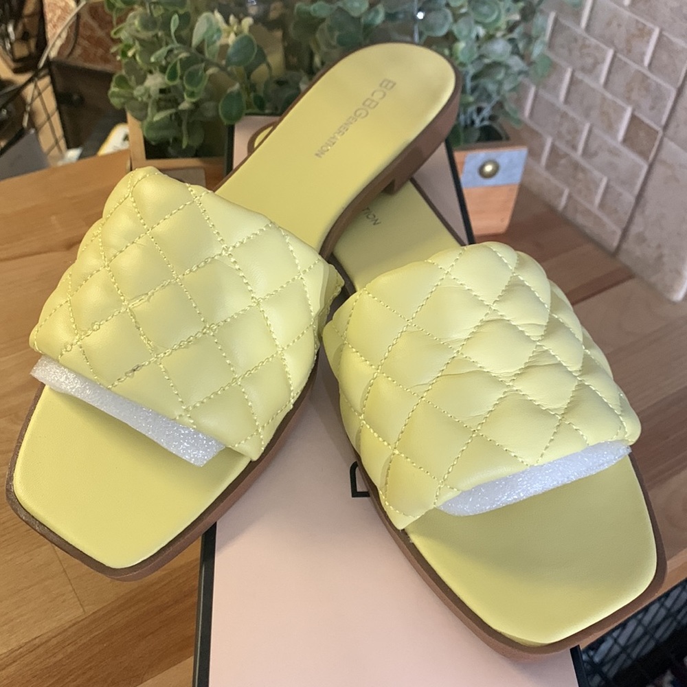 BCB Generation Pale Yellow Laila Slide Sandal With Diamond Quilted Strap NWT - Picture 7 of 12